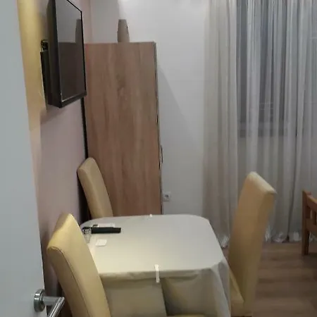 公寓 Apartman Jelena 2